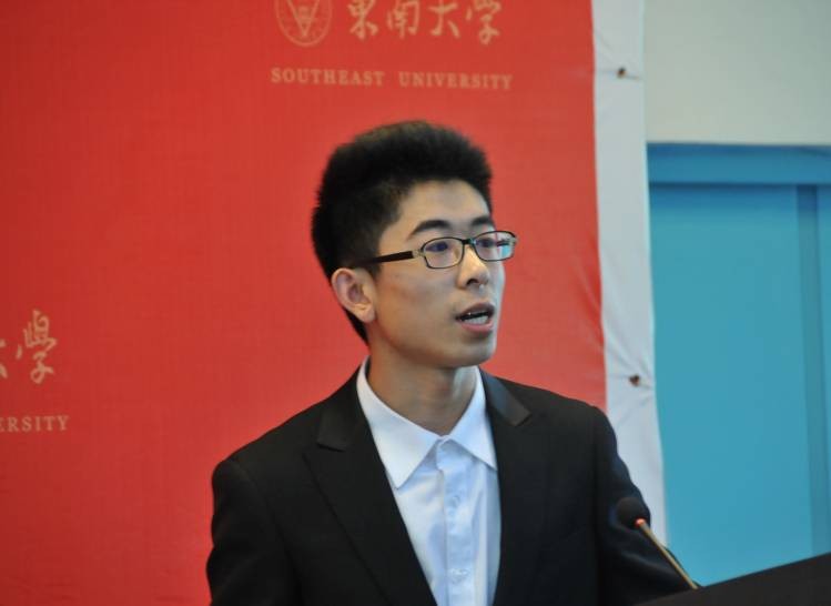 栾寿福作学术报告